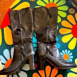EUC MODERN VICE BOOTS SIZE 8.5
